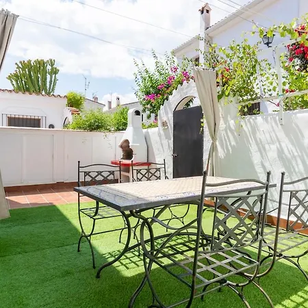 Будинок відпочинку Cozy Townhouse